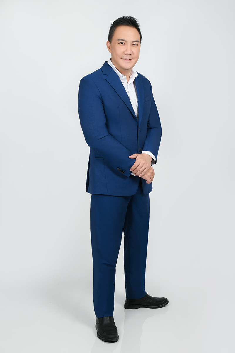 Vernon Sun Standing Photo